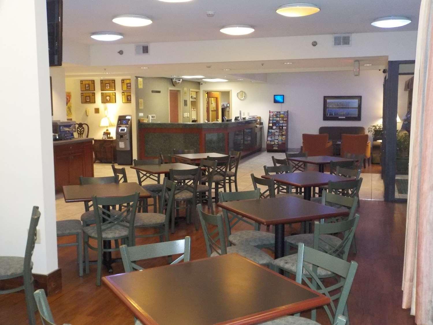 路易斯维尔机场博览馆贝斯特韦斯特定留Plus酒店 路易斯威尔 外观 照片